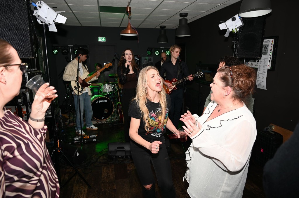 ../Images/10 jaar Ro's Barbershop 097.jpg